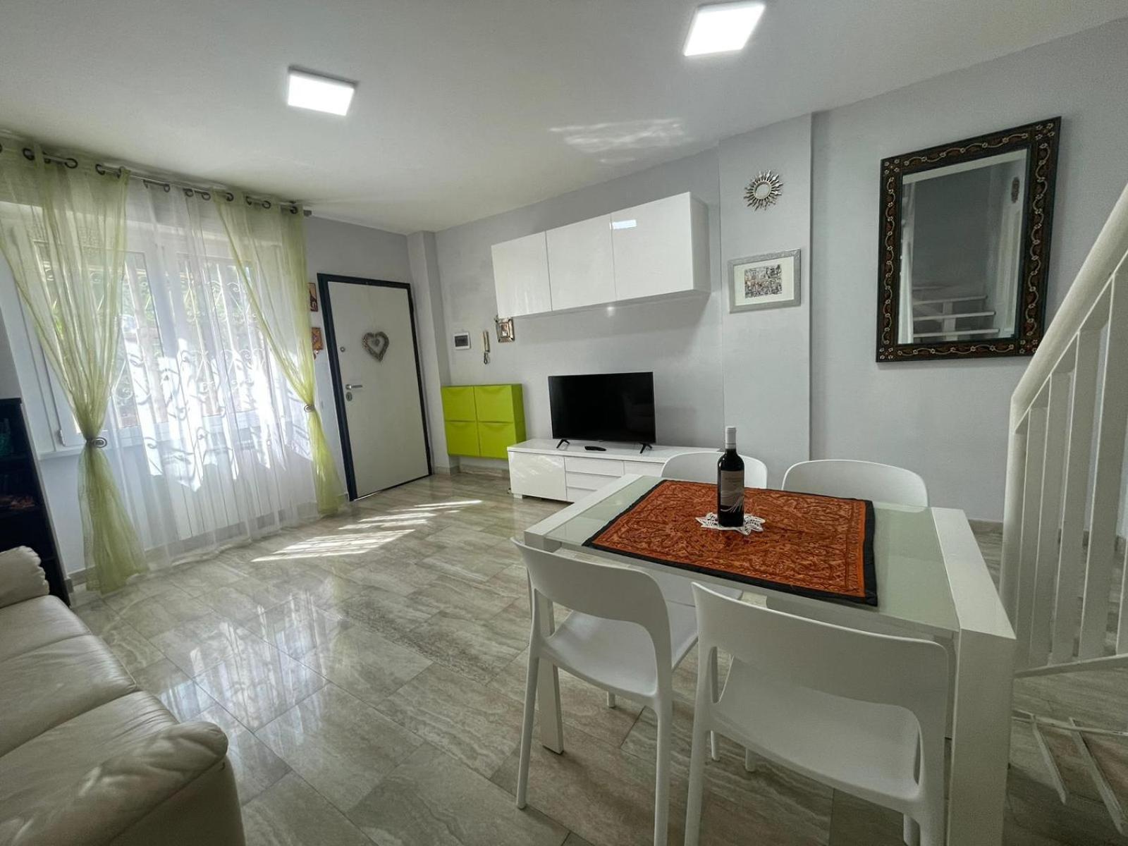 Intero Appartamento Con Giardino E Parcheggio Рим Екстериор снимка